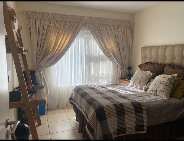 3 BEDROOM TOWNHOUSE FOR SALE IN MULBARTON